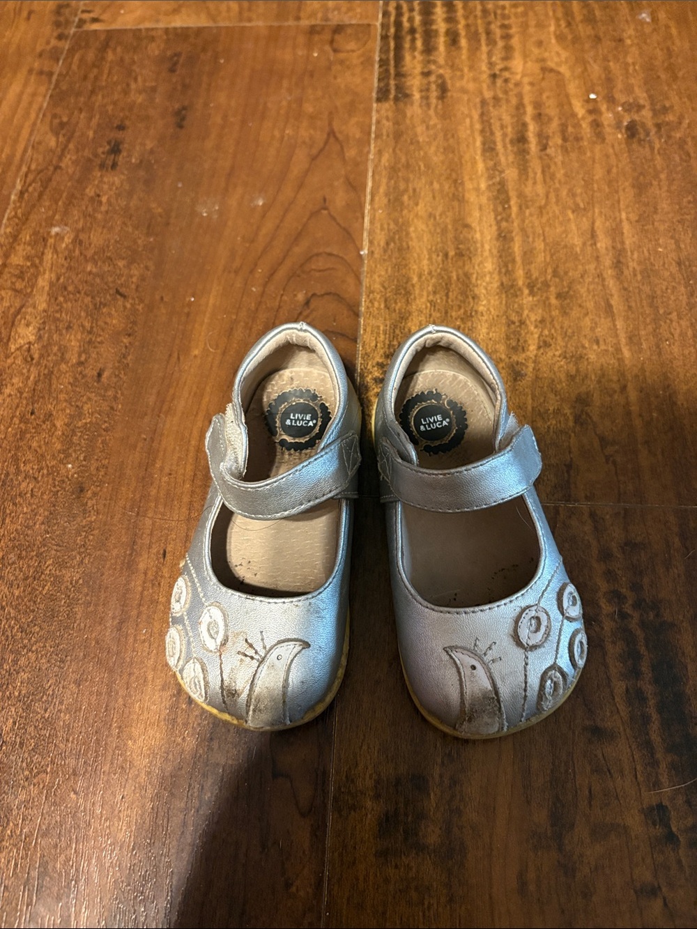 Livie & Luca Silver Peacock Mary Jane Flats Toddler 7
